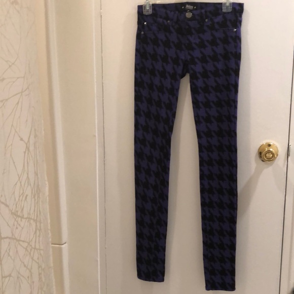 TO BE DONATED - Picture 2 of 8